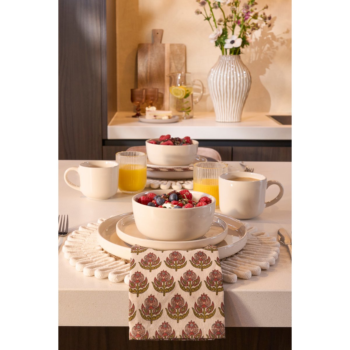 Ozi Geschirr-Set für 4 Personen – 16-tlg., Steingut, Off-White – Mica Decorations