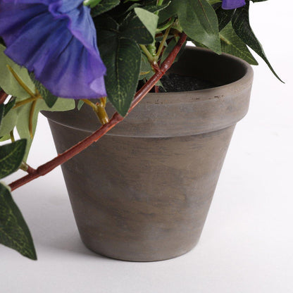 Künstliche Hängepflanze Petunie im Stan-Blumentopf – L25 x B45 x H50 cm – Dunkelviolett - Vitalia Bloom